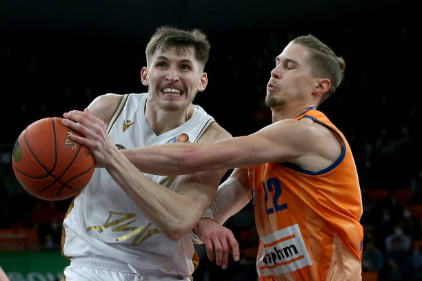 中两位中产 中两位中产