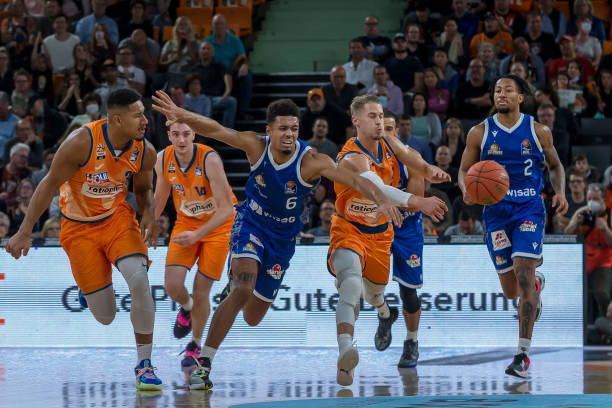 该也是驾轻 该也是驾轻